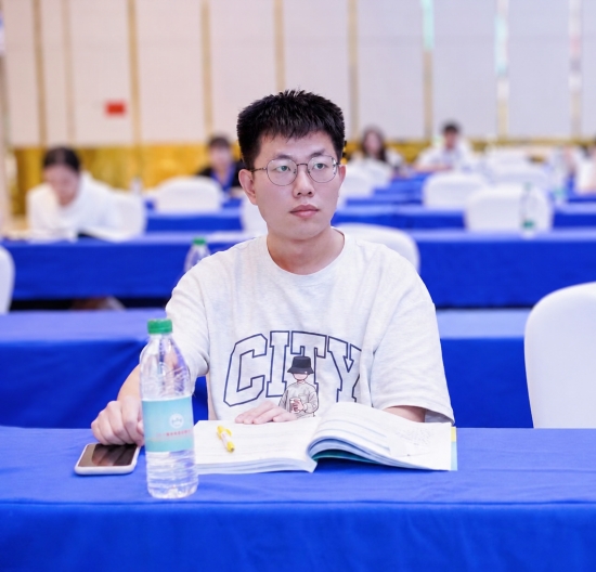 以三个“gan”字，书写九载科研追光路——吉林农业大学2026年十佳研究生获得者王伟